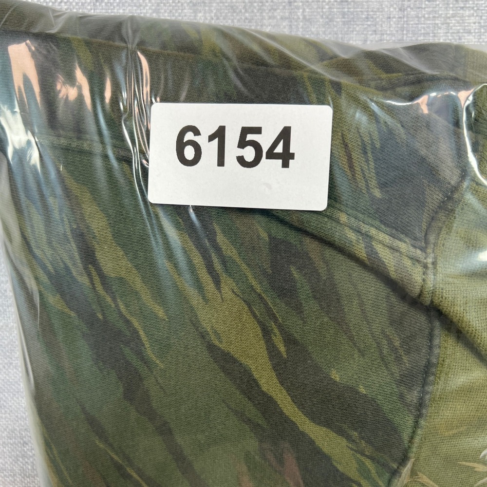 Nike Sportswear Club Fleece Tiger Camo Hoodie Sweatshirt Men M Olive Green Volt - Picture 10 of 10
